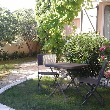 Gite L'Annexe Villelaure ภายนอก รูปภาพ